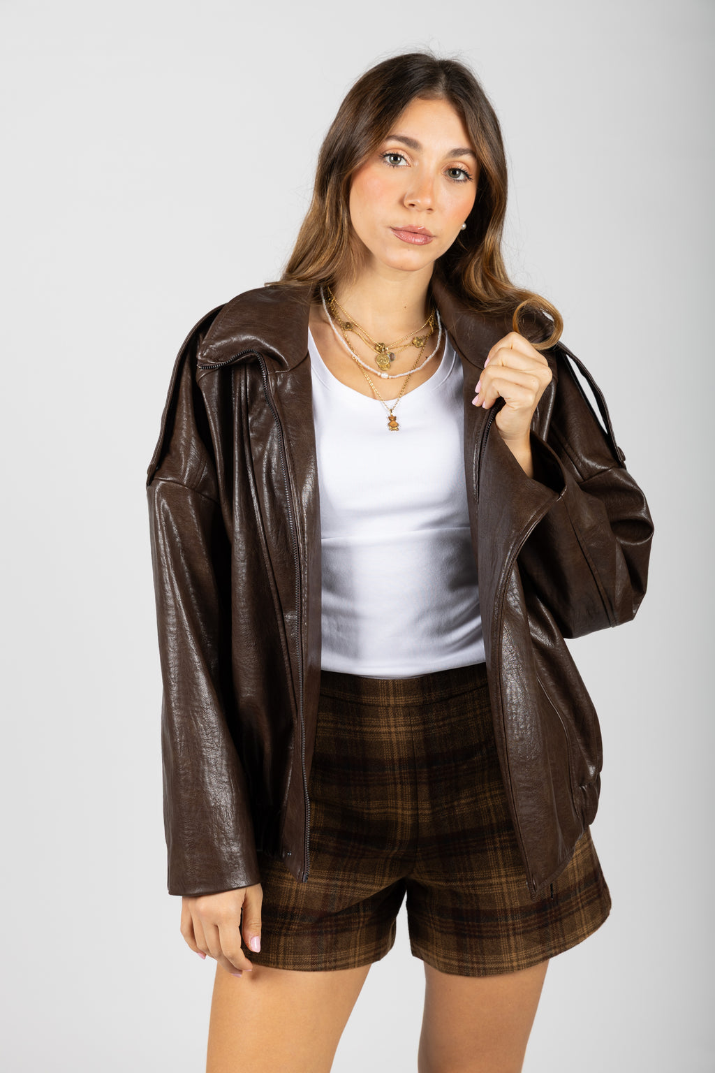 Bomber in ecopelle con collo imbuto