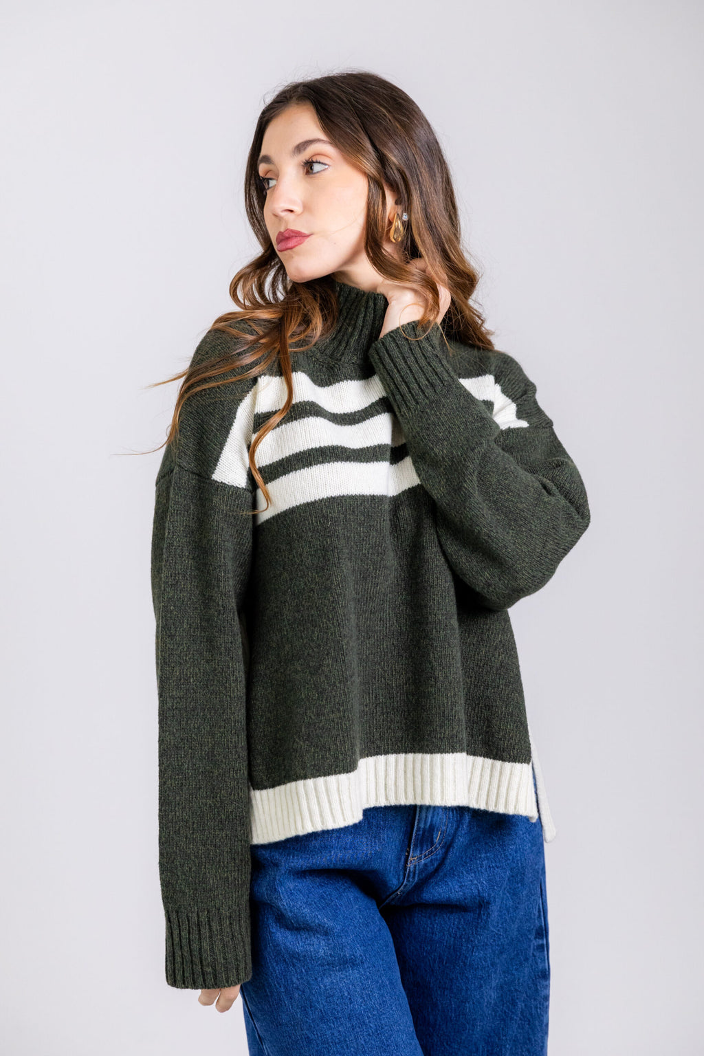 Maglione con collo a lupetto e righe