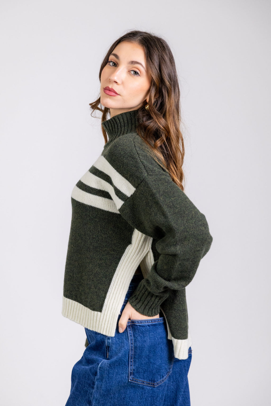Maglione con collo a lupetto e righe