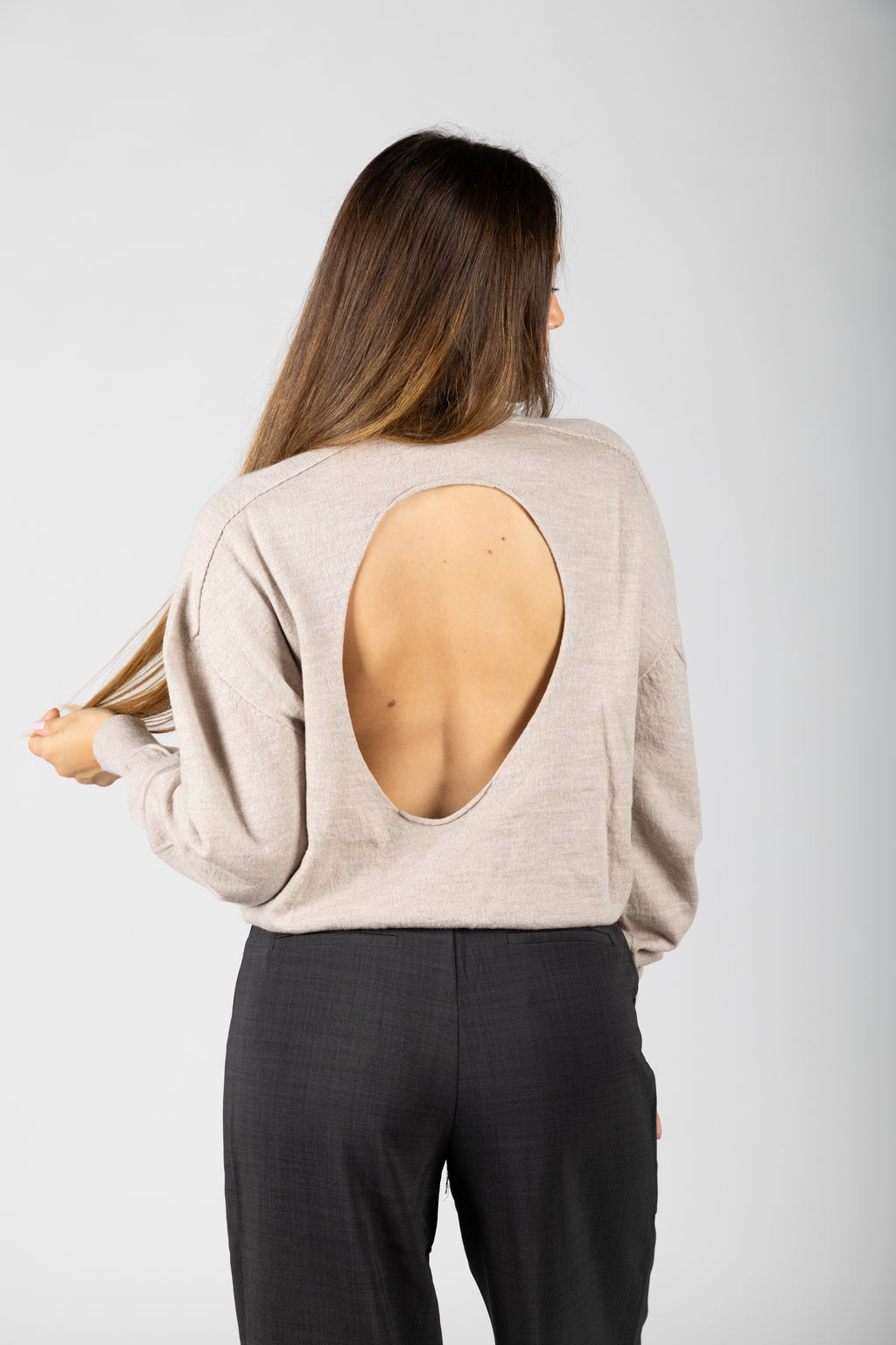 Maglia con scollatura in lana