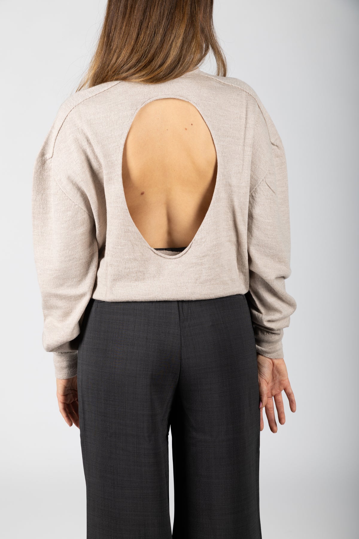 Maglia con scollatura in lana