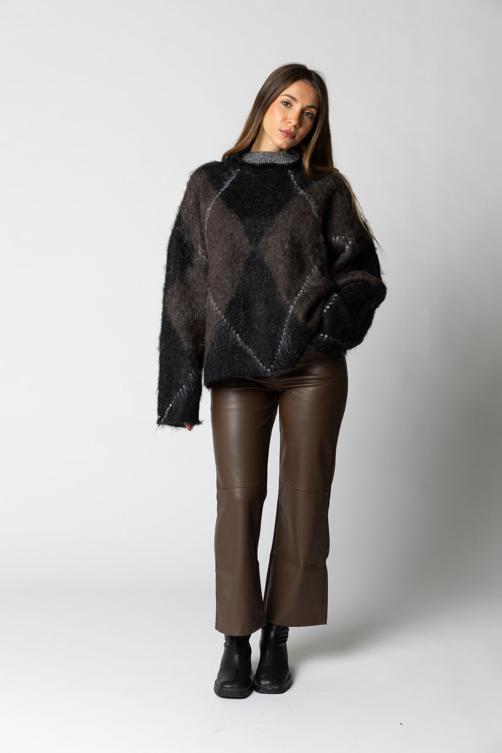 Maglione a rombi con collo vulcano