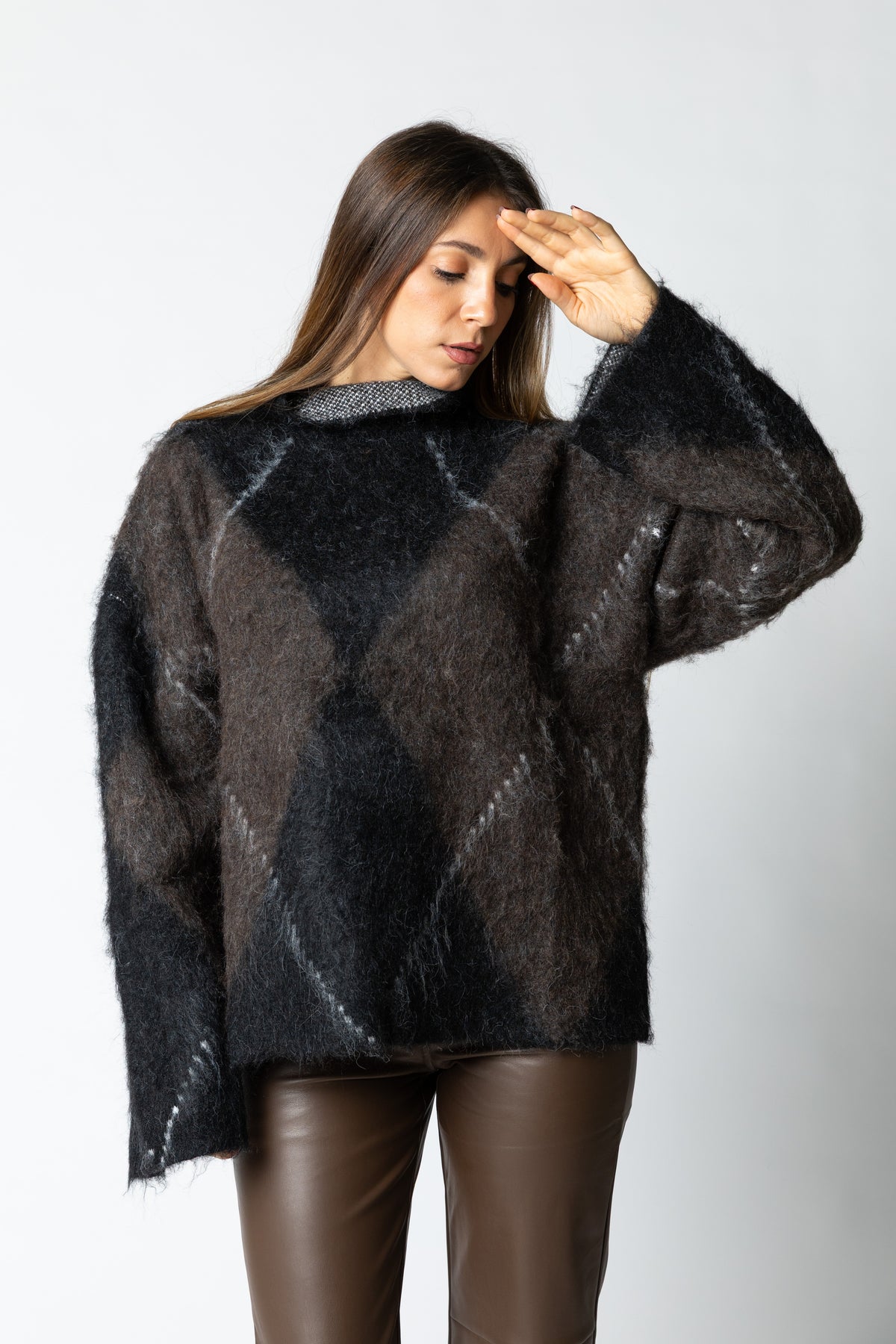 Maglione a rombi con collo vulcano