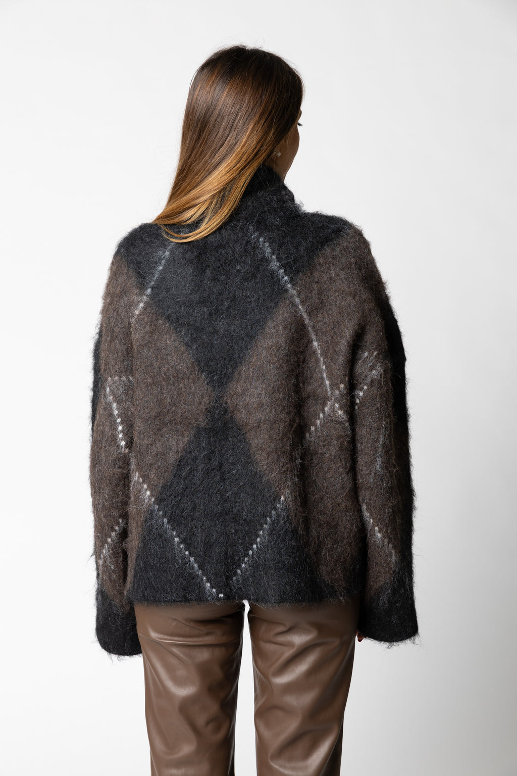 Maglione a rombi con collo vulcano