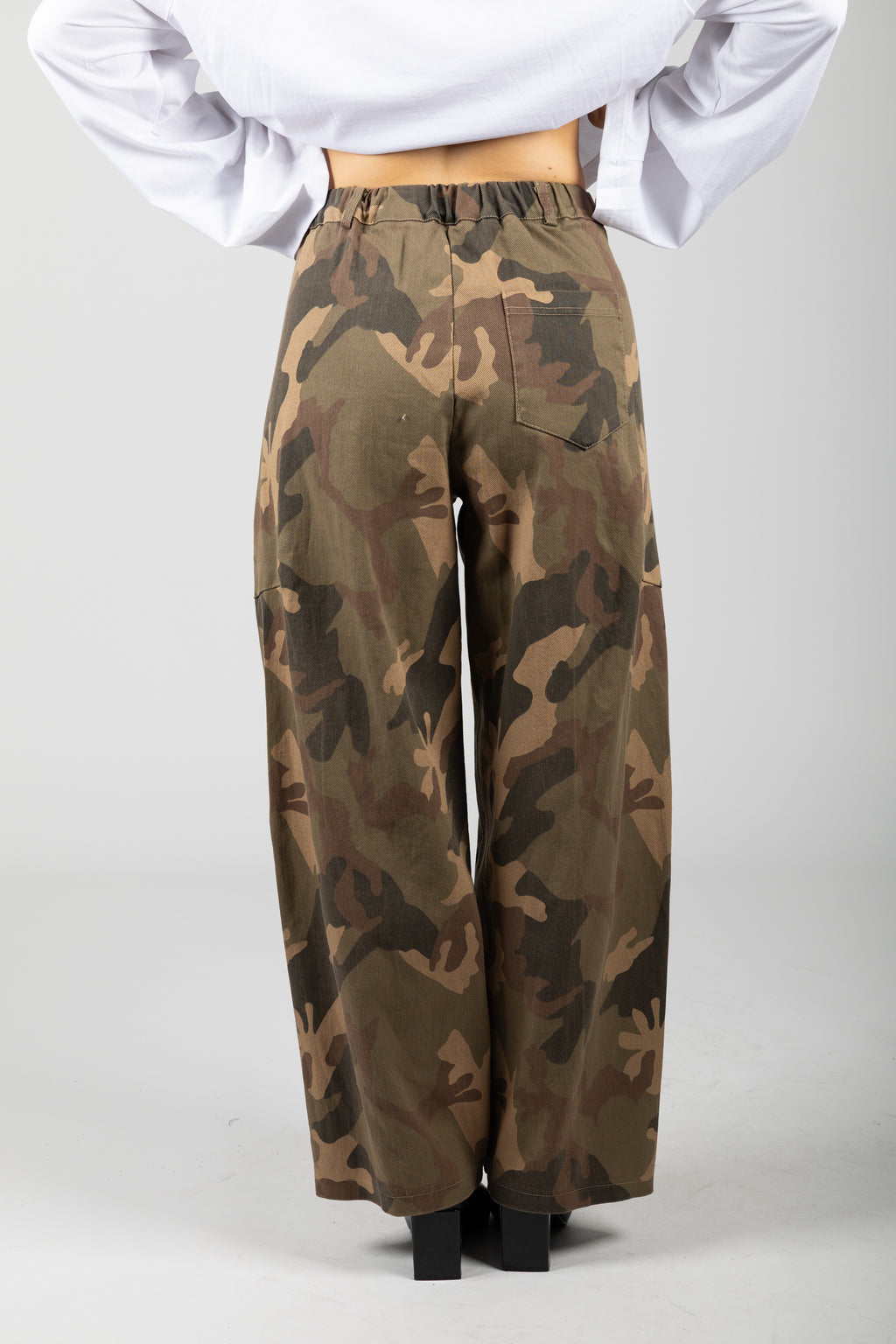 Pantalone wide leg camouflage