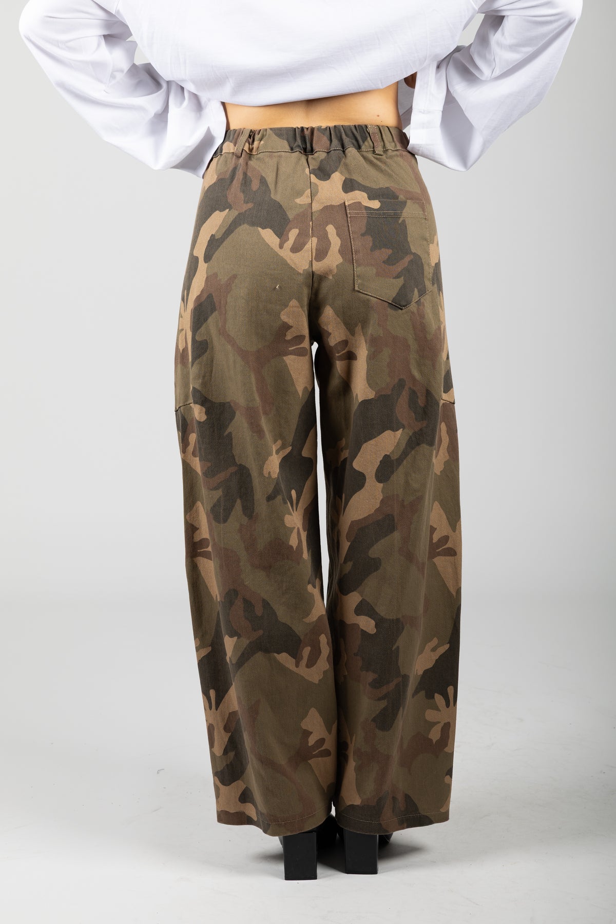 Pantalone wide leg camouflage