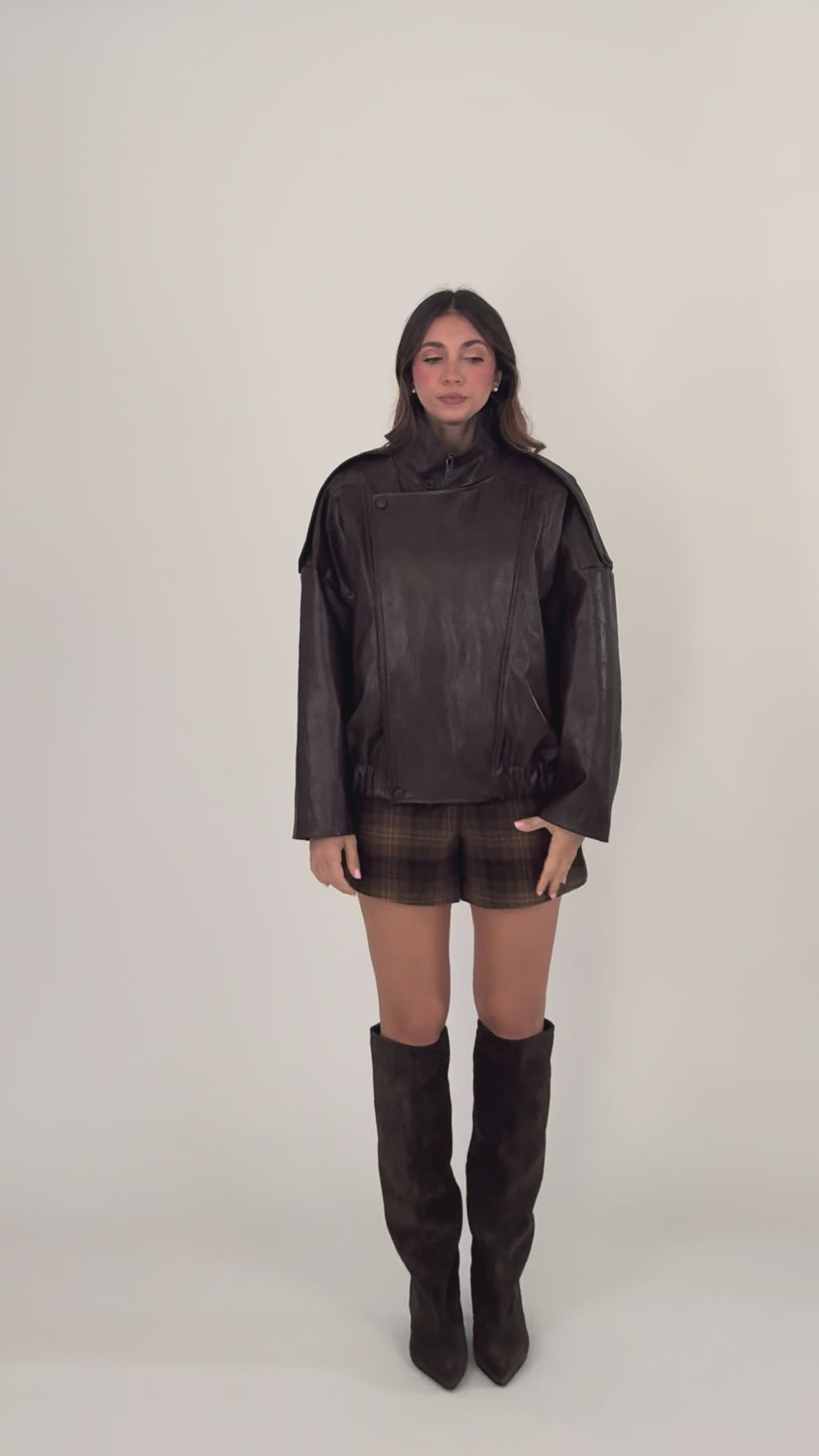 Bomber in ecopelle con collo imbuto