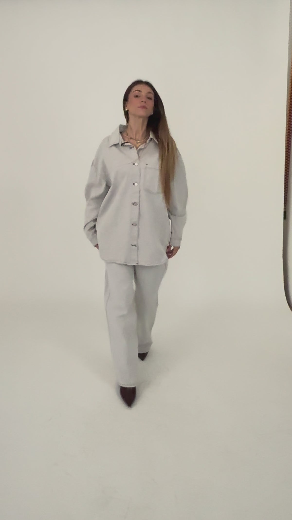 Jeans wide leg in denim grigio