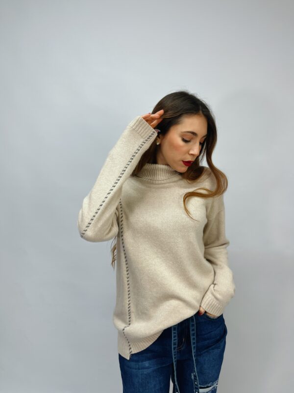 CASHMERE CAPSULE - Dolcevita in lana e cashmere con impunture